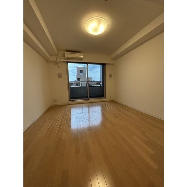 プラウドフラット新大阪 室内写真1