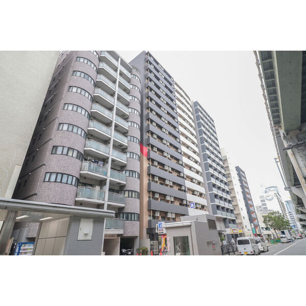 SERENiTE本町reflet 建物画像