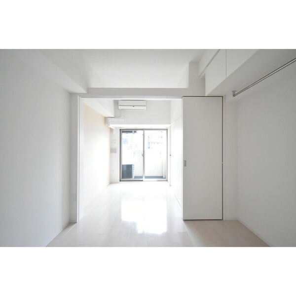SERENiTE本町reflet 室内写真1