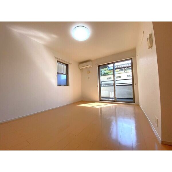 Maison deNAGOMI 室内写真1