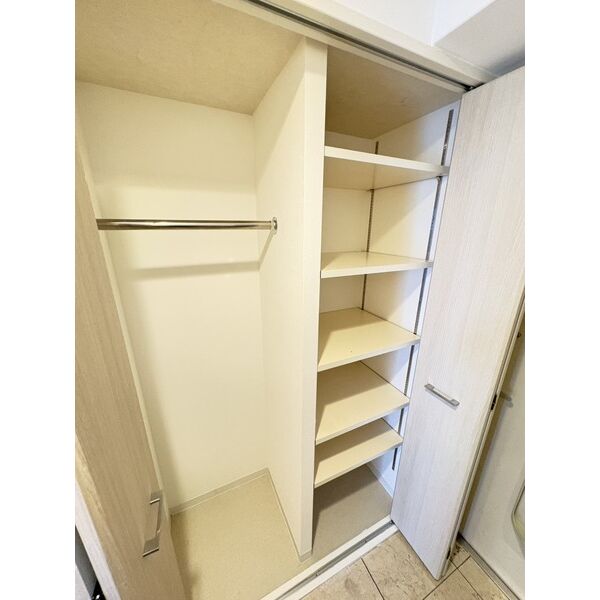 PHOENIX緑地公園 室内写真1