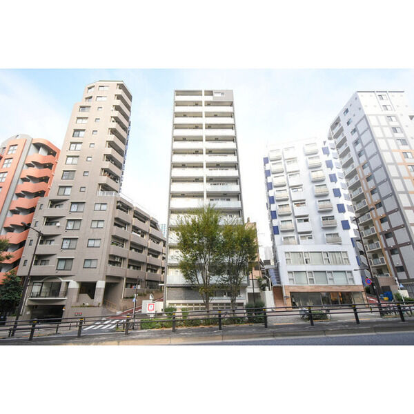 ルクレ西新宿 建物画像
