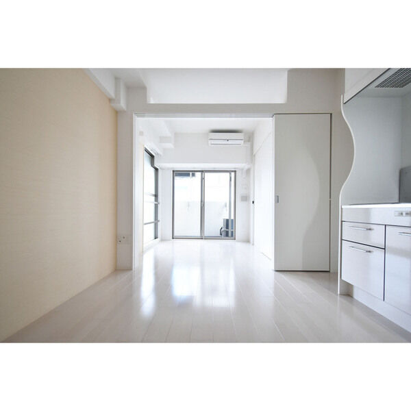 SERENiTE本町reflet 室内写真1