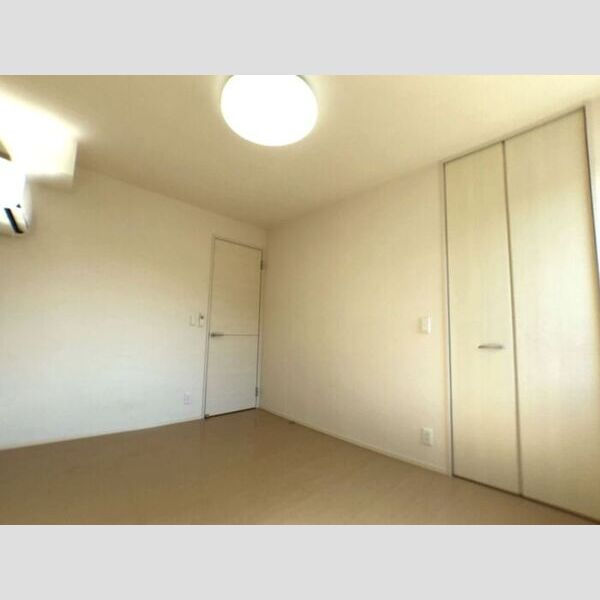 イソラ フェリジェⅡ 室内写真3