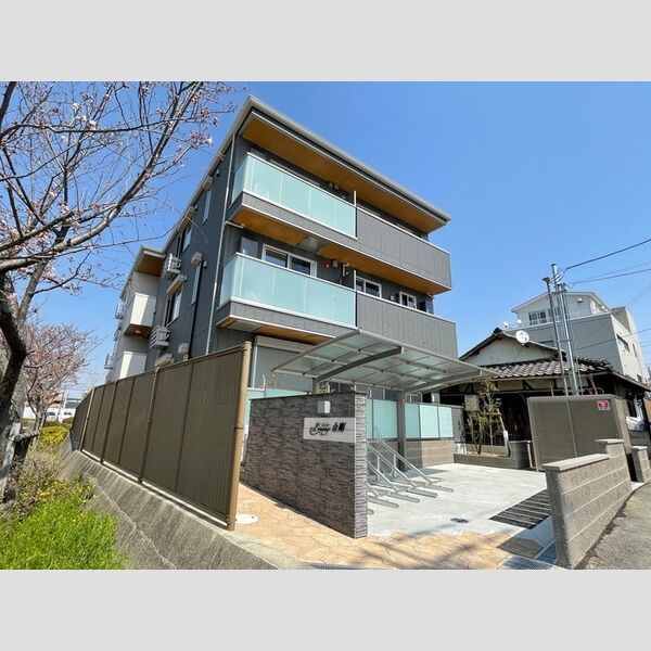 Enew(エニュー)金剛 建物画像