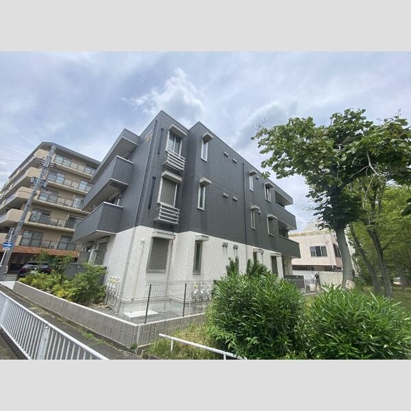 パインヒルズ嘉平 建物画像