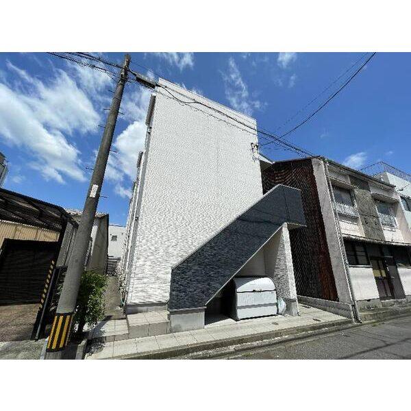 Tom’s Tenement 3(トムズテネメ 建物画像