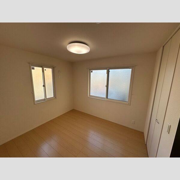 ペルテ飛鳥AB　A棟 室内写真1