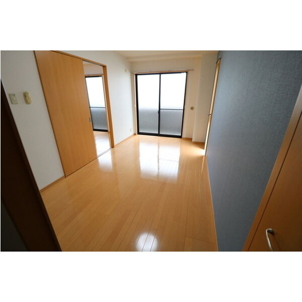 アンプルールフェール ルミエール富木 室内写真2
