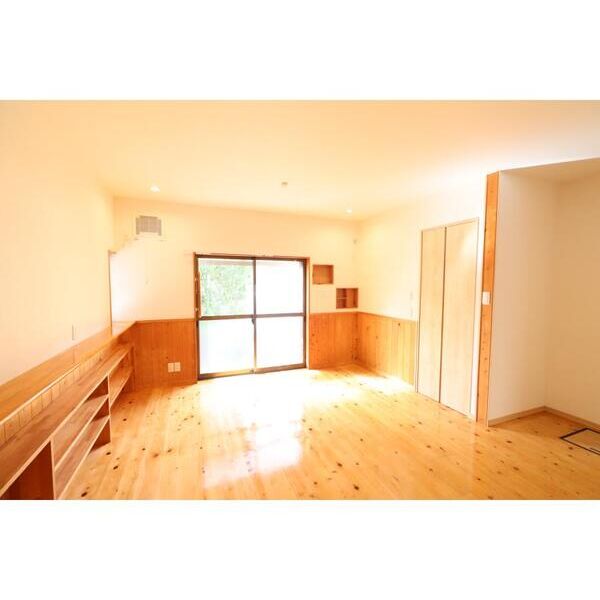 宝塚市桜ガ丘戸建 室内写真1