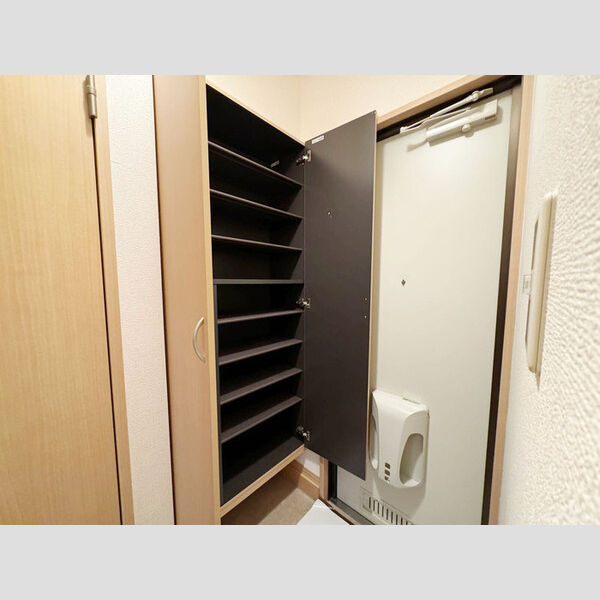 アゼリア 室内写真1