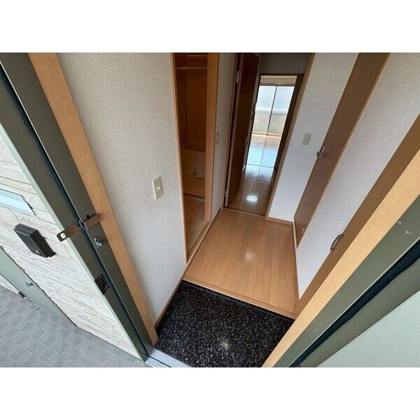 アンプルール フェール ヒカリ櫻代 室内写真1