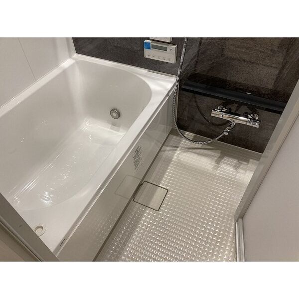 SK RESIDENCES SHINSAIBASHI 室内写真5