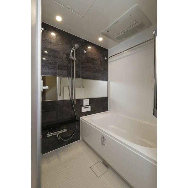 SK RESIDENCES SHINSAIBASHI 室内写真5