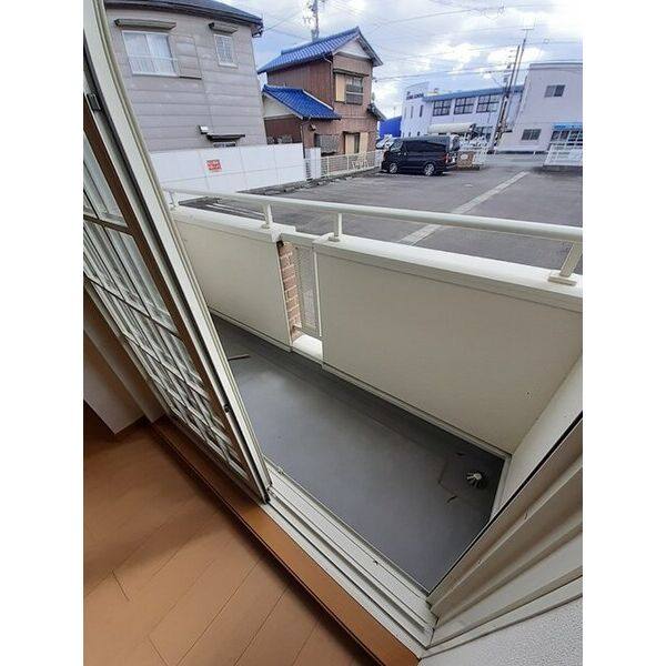 サフラン 室内写真9