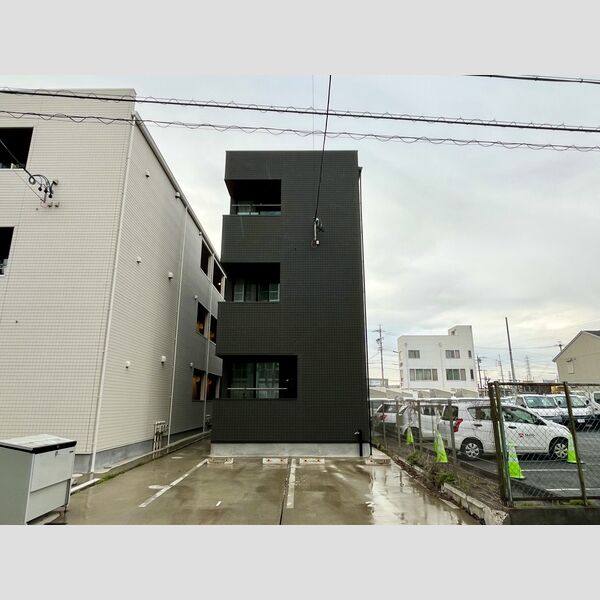Warren nakashiotaⅢ 建物画像