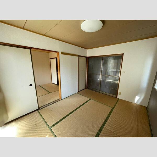 ファミリー東出 A棟 室内写真1