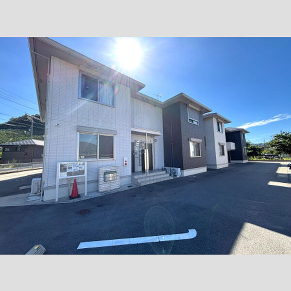グランクレージュ有田川 B棟 建物画像