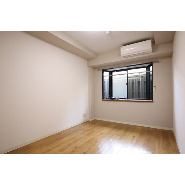 シャーツ石橋 室内写真1