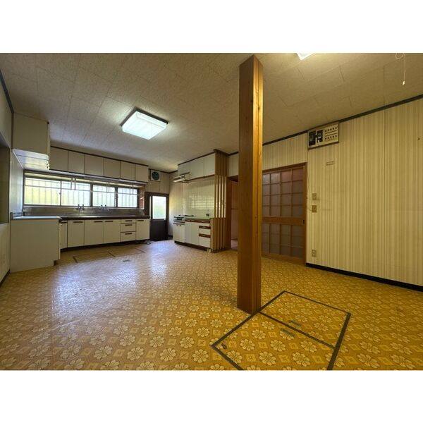 海津市日原戸建て 室内写真4