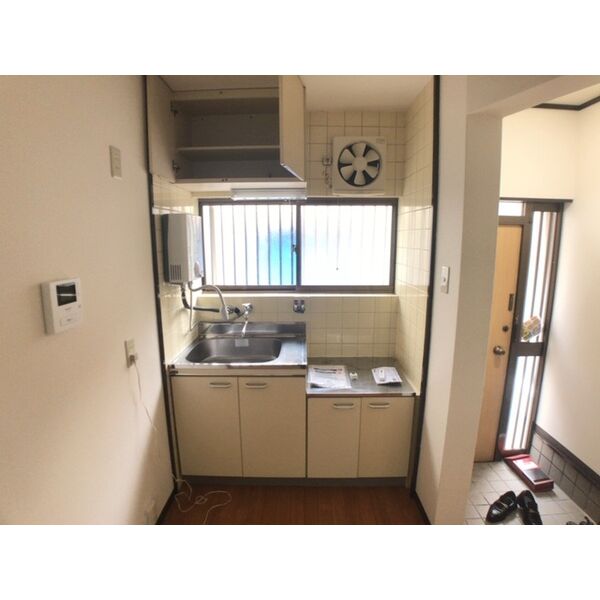 美田町2階建貸家 室内写真1