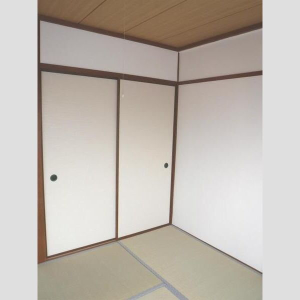 旭ロイヤルハイム 室内写真6