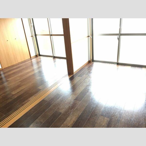 East　One 室内写真1