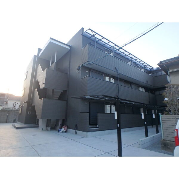 リビングライフ長瀬WEST 建物画像