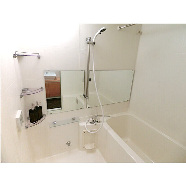 W.O.B HONMACHI-WEST 室内写真4