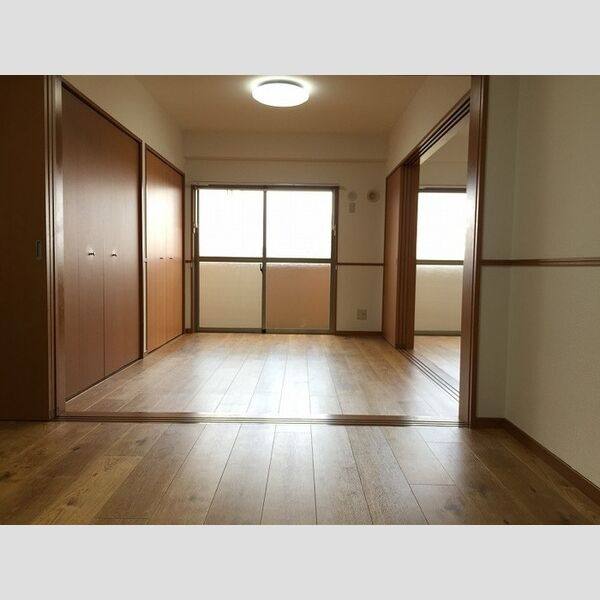 East　One 室内写真1