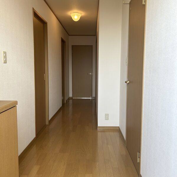 ロイヤル芝原北館 室内写真1