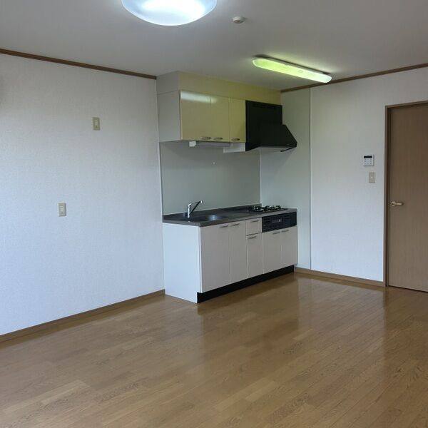 ロイヤル芝原北館 室内写真3