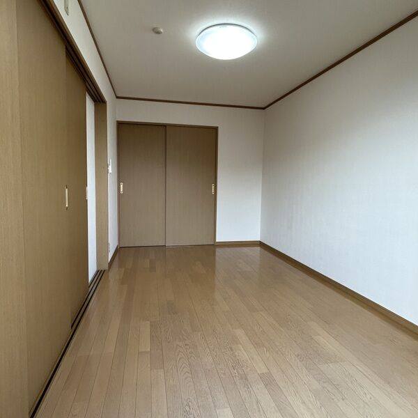ロイヤル芝原北館 室内写真6