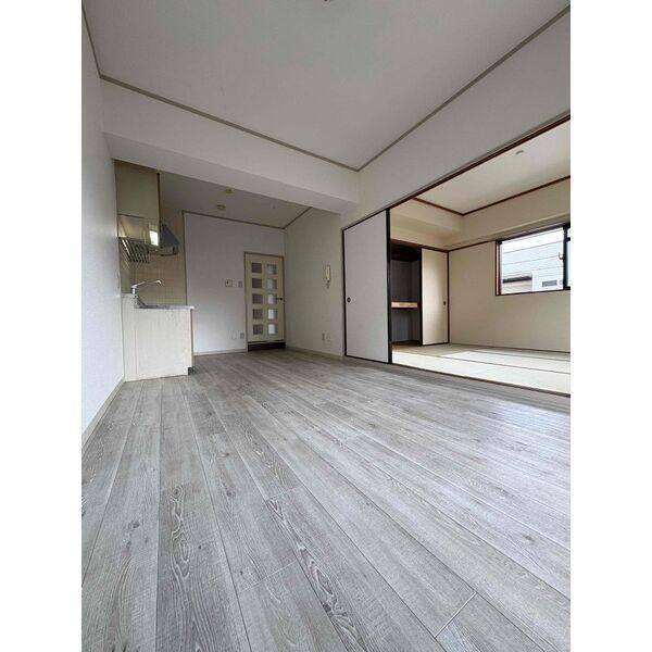 エスポワール八田 室内写真1