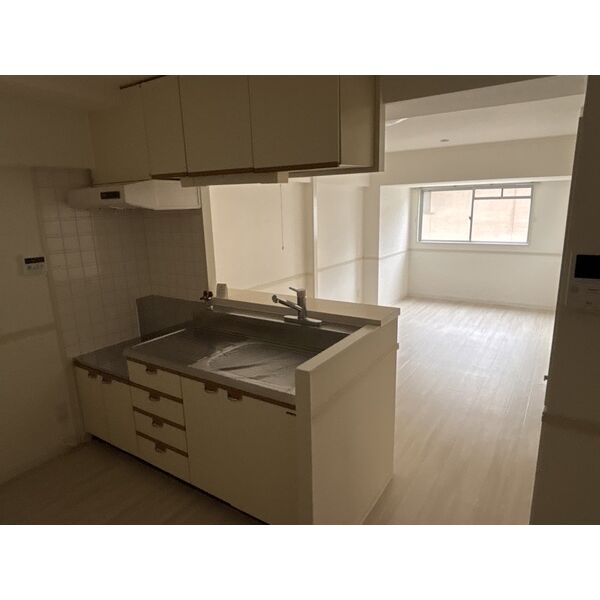 シャトー三和青山 室内写真1