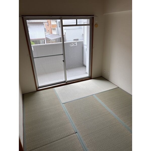 シャトー三和青山 室内写真3