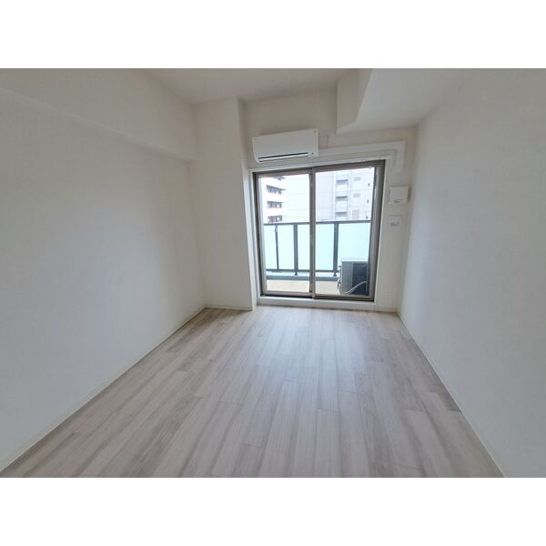 スプランディッド新大阪WEST 室内写真1