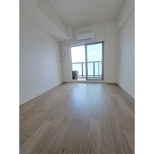 スプランディッド新大阪WEST 室内写真1