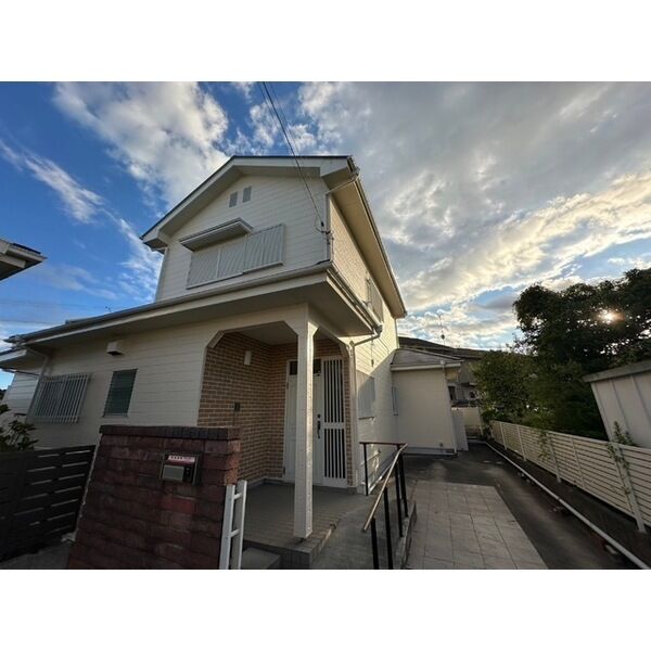 リブレス上貝塚戸建 建物画像