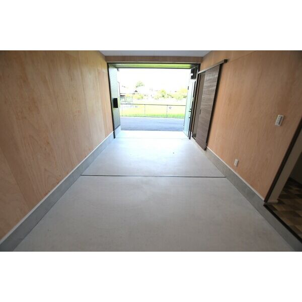 Garage house KAMATAMA 室内写真2