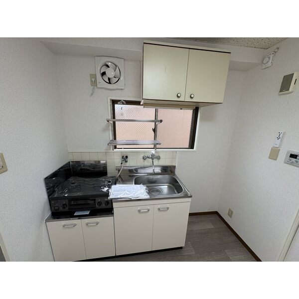 マンション長栄 室内写真3