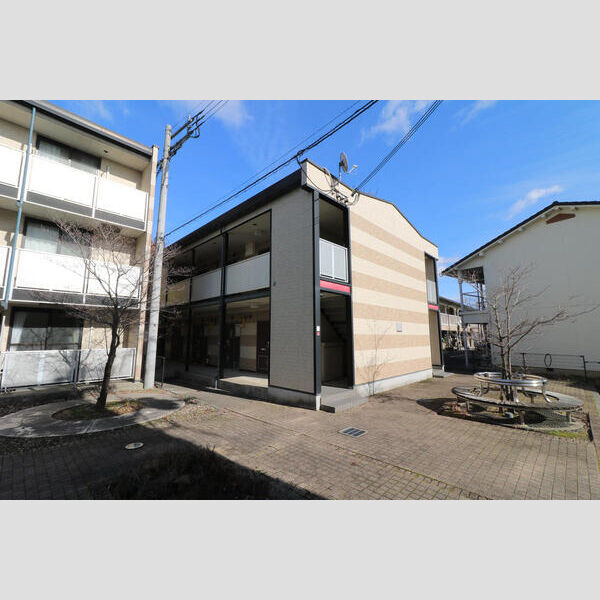 レオパレスアルモニ3番館 建物画像