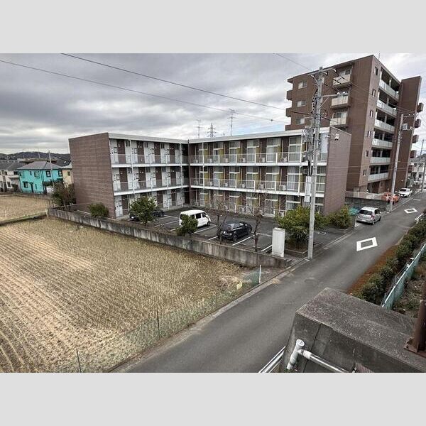 レオパレスグランパルク小柳 建物画像