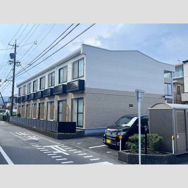 レオパレスクレスト 建物画像