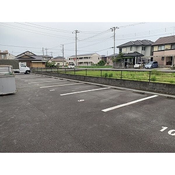 レオパレス新富士 室内写真6