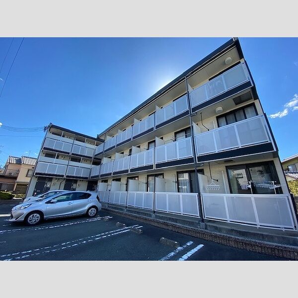 レオパレスピアチェーレ S 建物画像