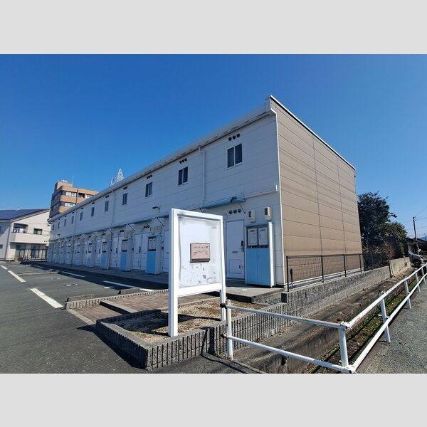 レオパレスアンビシャス 建物画像
