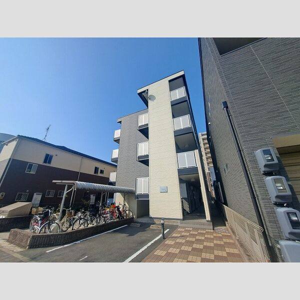 レオパレストレモロ 建物画像