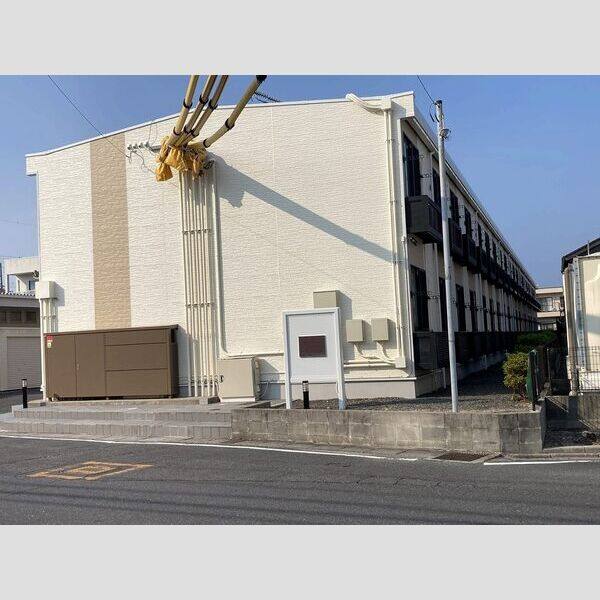 レオパレスフリーダム鈴鹿 建物画像