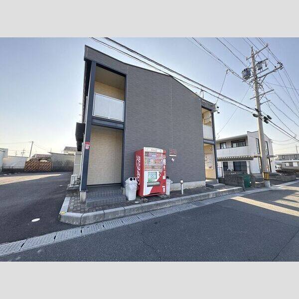 レオパレスSATOUⅡ 建物画像